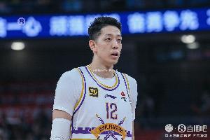 kaiyun sports-今天是攻击大鸟！沈梓捷半场3中3&amp;4罚全中贡献10分